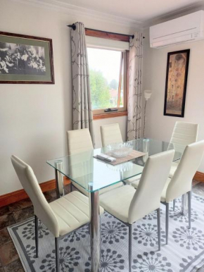 Central to CBD CoSheirm Apartments On Merri Warrnambool